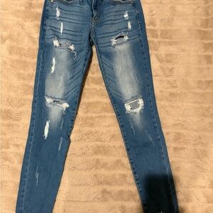 KanCan Distressed Skinny Jeans in Blue
